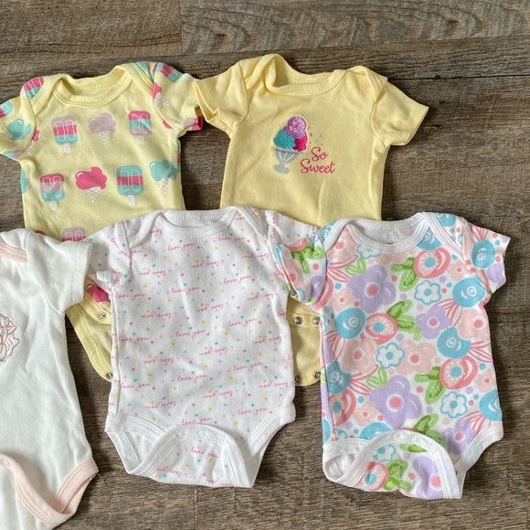 baby girls bodysuit 0-3m. - Picture 4 of 4